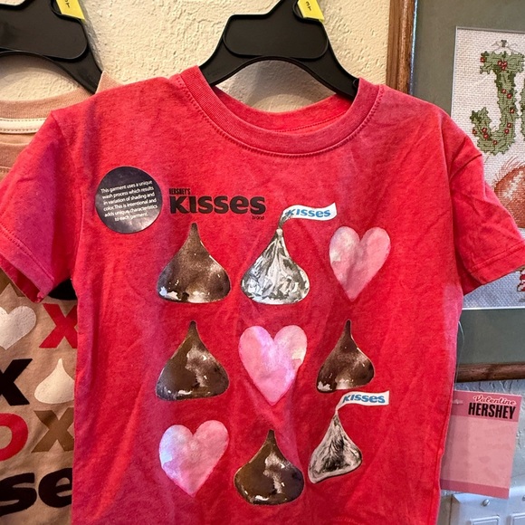 Valentine’s Day Hershey’s Kisses Kids XO Red and Tan Sz 3T Shirts set of 2 - Picture 2 of 10